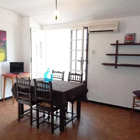 T2 Avec Terrasse, Clim Et Parking A 200m De La - Fr-1-388-114 Apartment