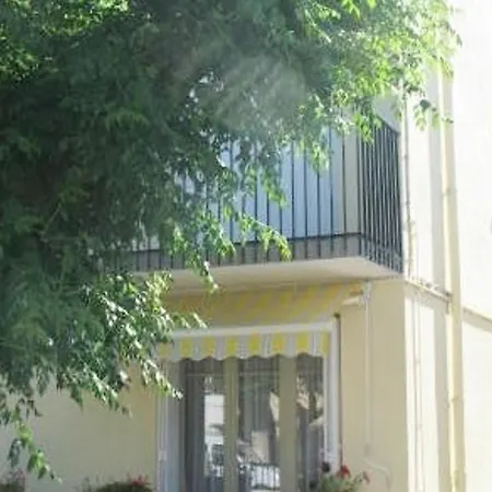 T2 Avec Terrasse, Clim Et Parking A 200m De La - Fr-1-388-114 *
