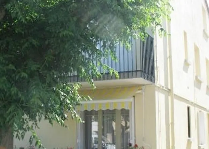 T2 Avec Terrasse, Clim Et Parking A 200m De La - Fr-1-388-114 *
